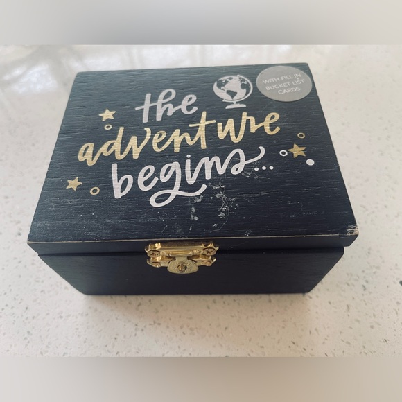 Other - Bucket List Adventure Begins Box & Notecards